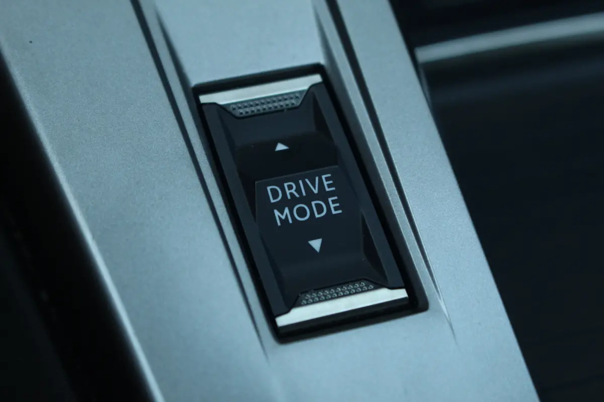 1.6 Plug-in Hybrid 225 GT | Pano | Camera | Keyless | LMV 18" | DAB | Dodehoeksens. | Climate | LED | Navi | Pano | Camera | Keyless | LMV 18" | DAB | Dodehoeksens. | Climate | LED | Navi |