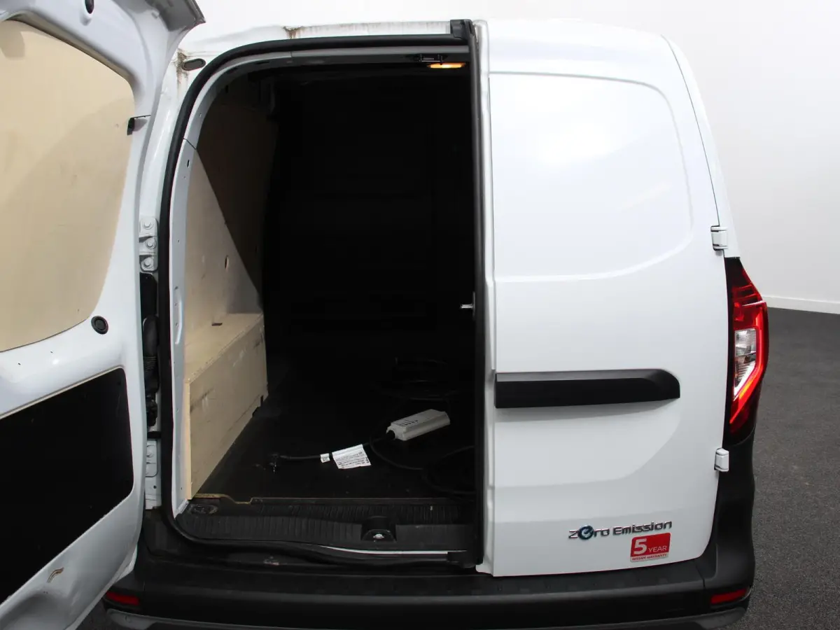 Acenta L1 45 kWh Automaat Airco Cruise control bluetooth Radio Elektrische ramen Schuifdeur