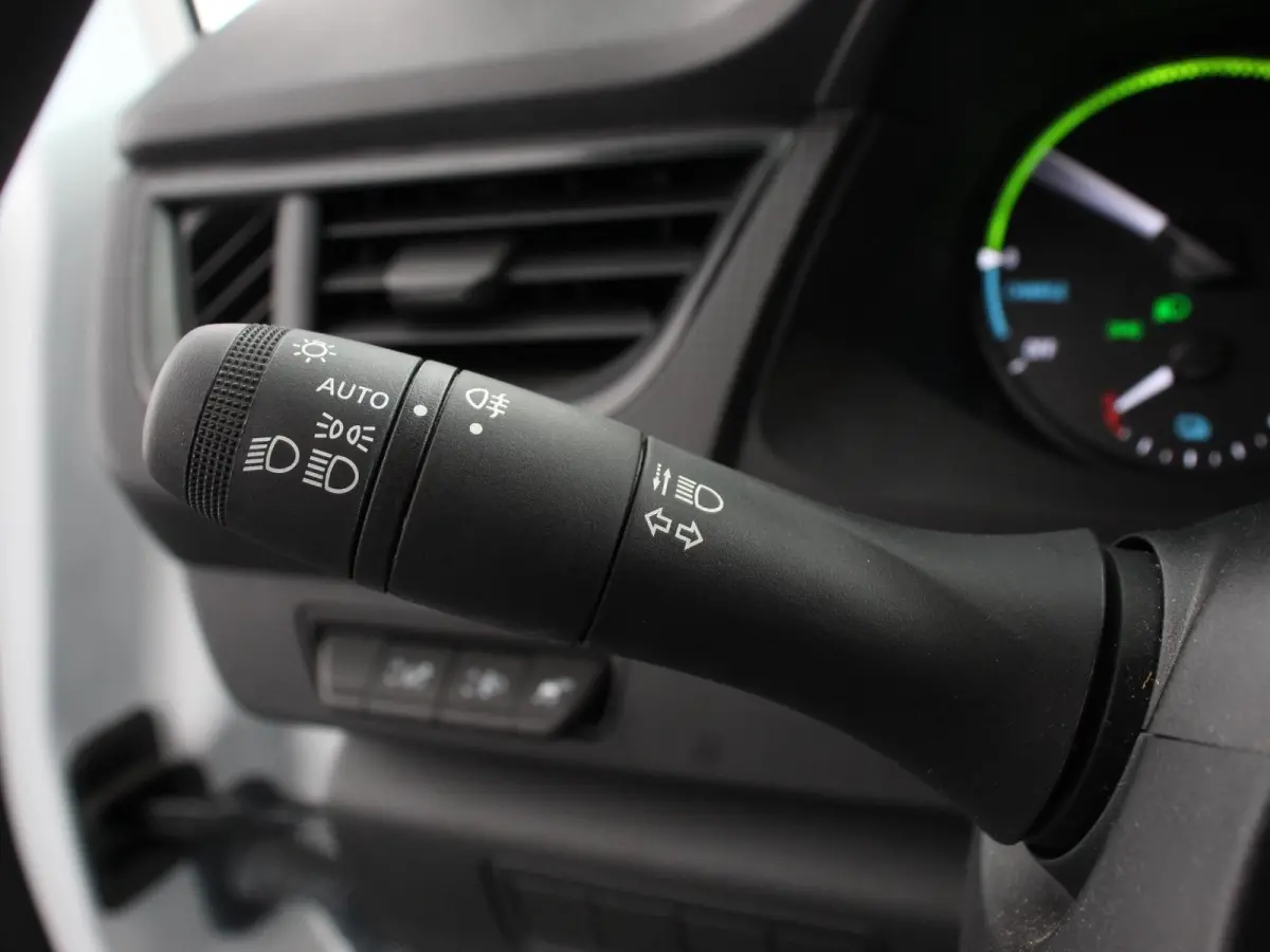 Acenta L1 45 kWh Automaat Airco Cruise control bluetooth Radio Elektrische ramen Schuifdeur