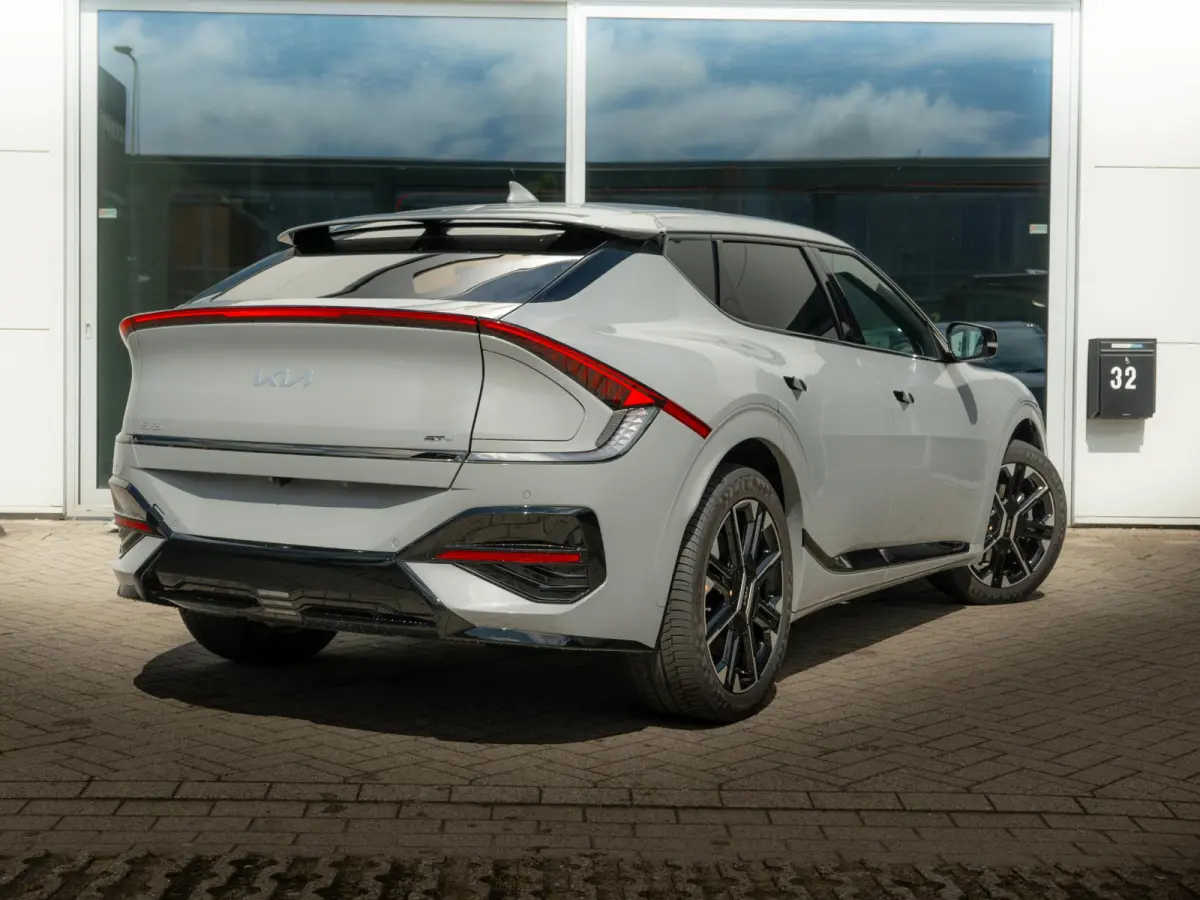 GT-Line Business Edition 84 kWh | OP VOORRAAD | Stoel verwarming l Elektrische kofferklep | GT pakket | LED | Keyless | 20 inch LMV