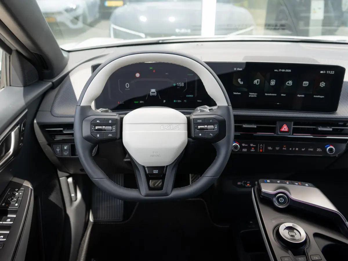 GT-Line Business Edition 84 kWh | OP VOORRAAD | Stoel verwarming l Elektrische kofferklep | GT pakket | LED | Keyless | 20 inch LMV