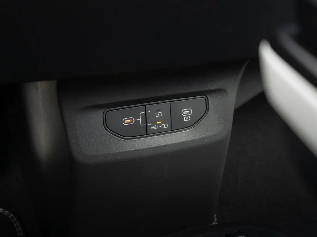 GT-Line Business Edition 84 kWh | OP VOORRAAD | Stoel verwarming l Elektrische kofferklep | GT pakket | LED | Keyless | 20 inch LMV