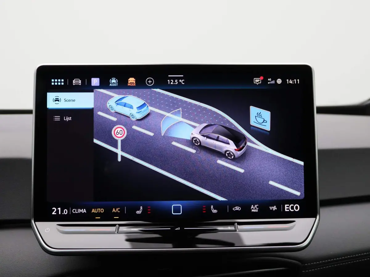 Pro Business 59 kWh | EM | Navigatie | Draadloze Apple Carplay | Adaptieve cruise control | Lane assist | Stoelverwarming | Stuurwielverwarming | Climate control | Achteruitrij camera | Park