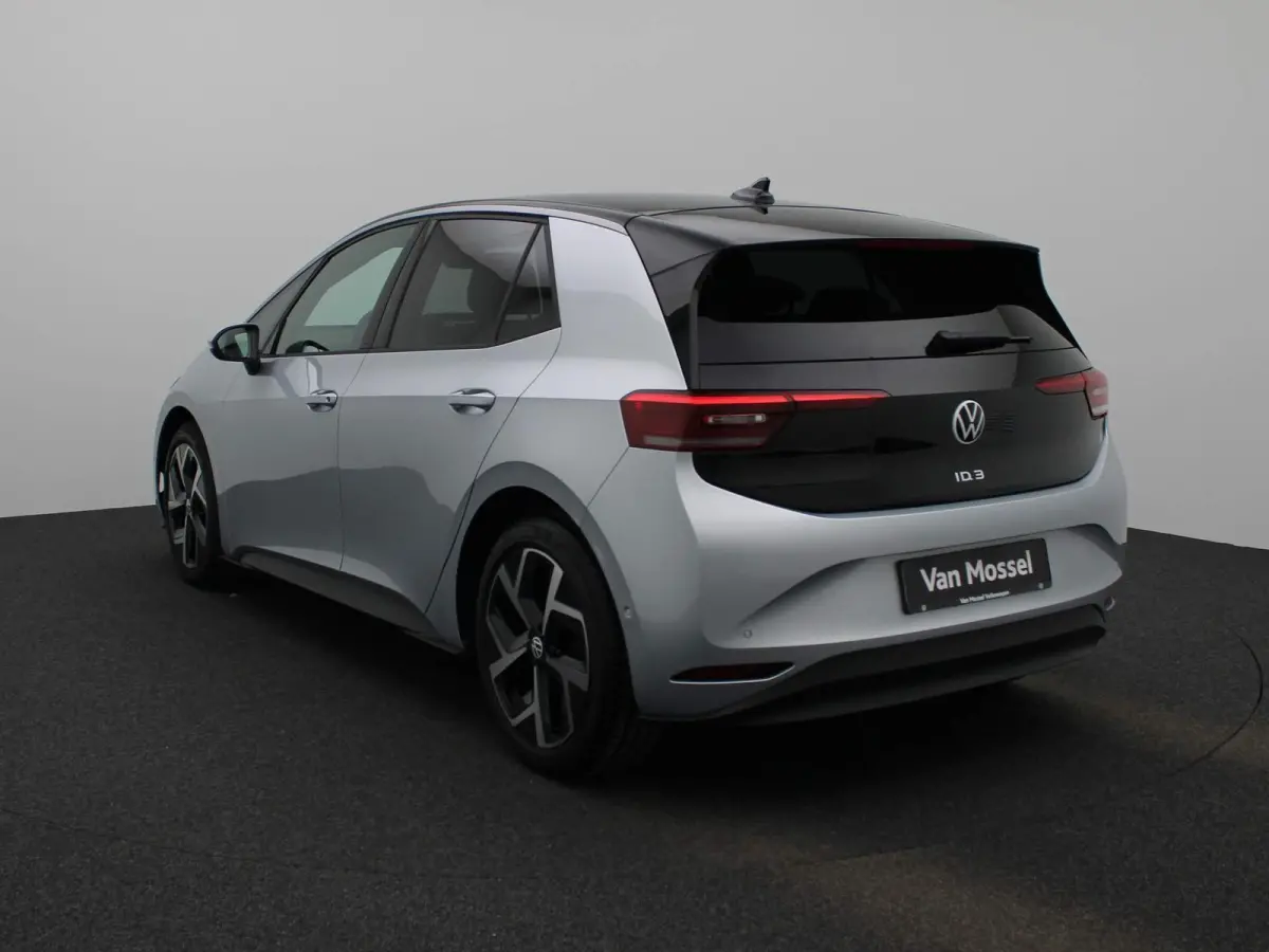 Pro Business 59 kWh | EM | Navigatie | Draadloze Apple Carplay | Adaptieve cruise control | Lane assist | Stoelverwarming | Stuurwielverwarming | Climate control | Achteruitrij camera | Park