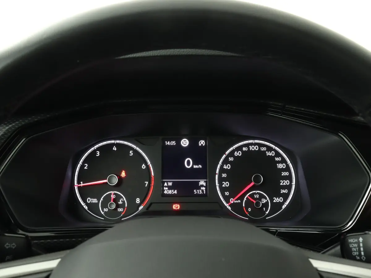 1.0 TSI Life Demo | Parkeersensoren Achter | Navigatie | App Connect | Lichtmetalen Velgen