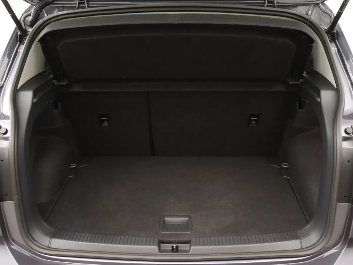 1.0 TSI Life Demo | Parkeersensoren Achter | Navigatie | App Connect | Lichtmetalen Velgen