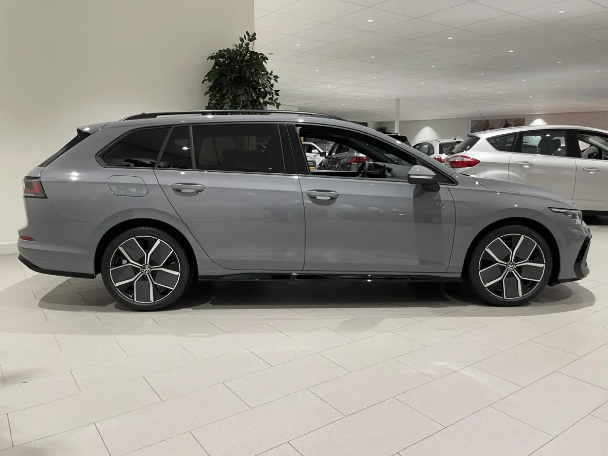 1.5 eTSI R-Line Edition | EM | Navigatie | App-connect | Parkeersensoren | 360 camera | Adaptive cruise control | Lichtmetaal | 328936 |