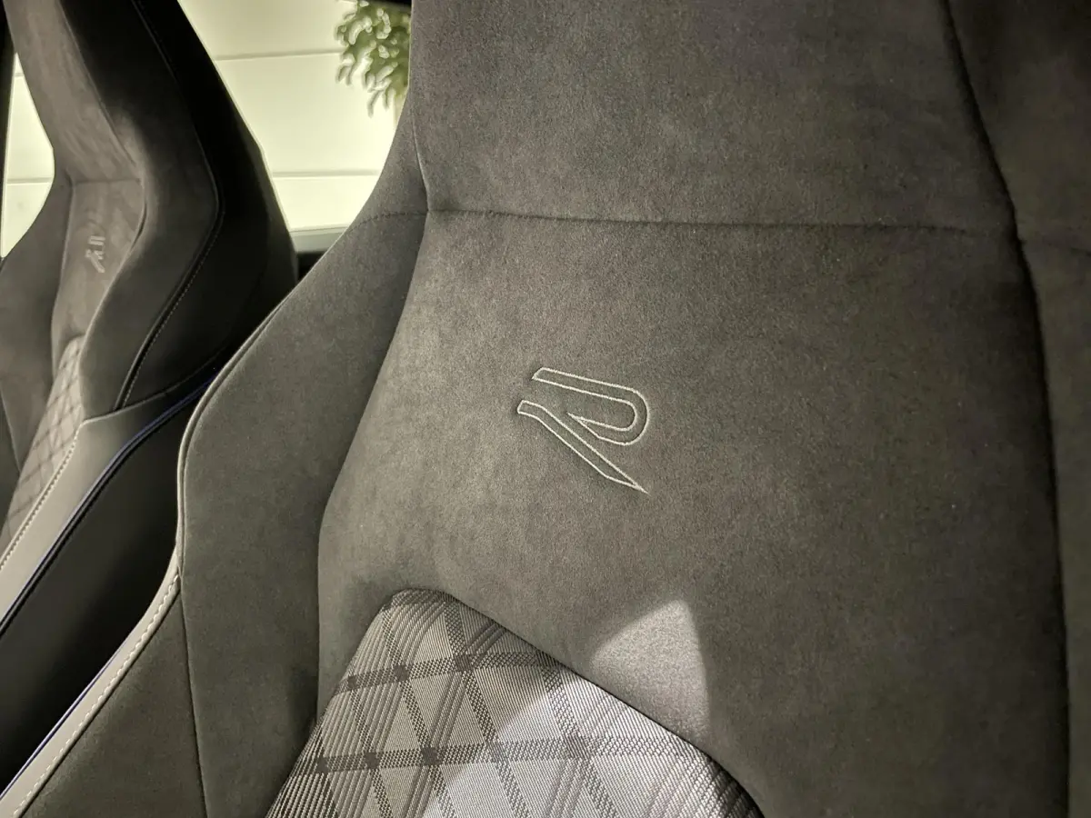 1.5 eTSI R-Line Edition | EM | Navigatie | App-connect | Parkeersensoren | 360 camera | Adaptive cruise control | Lichtmetaal | 328936 |