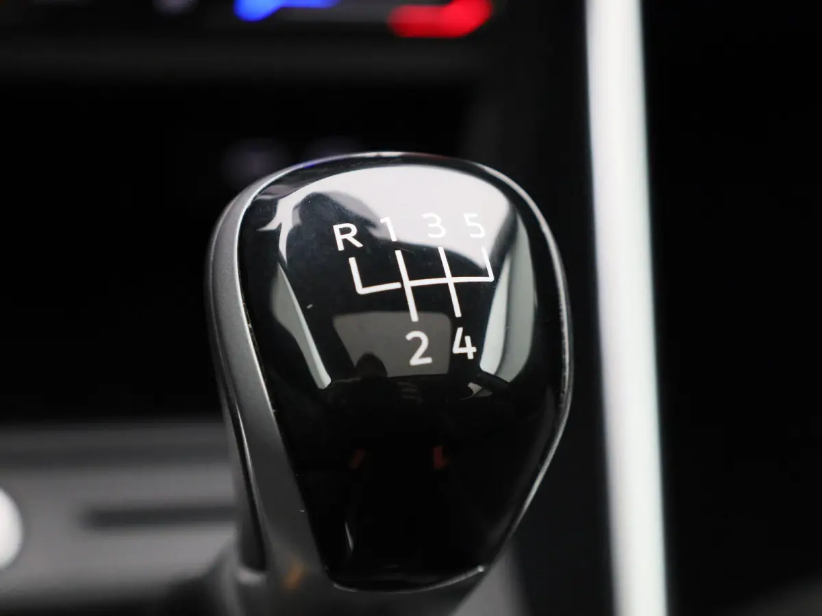 1.0 TSI Life Edition | Demo | Navigatie | Draadloze Apple Carplay | Panoramisch dak | Keyless | Adaptieve cruise control | Travel Assist | Parkeersensoren | Climate control | Stoelverwarming