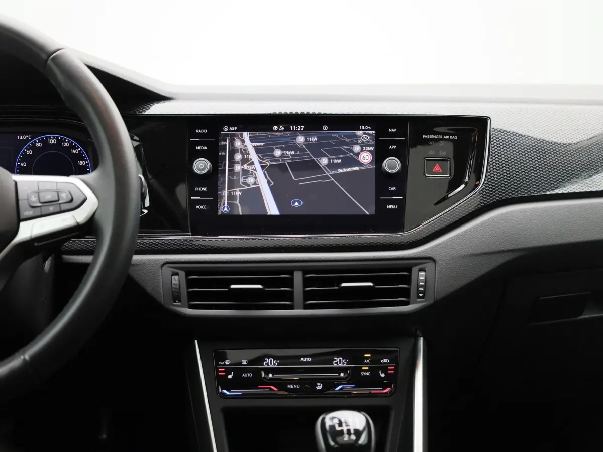 1.0 TSI Life Edition | Demo | Navigatie | Draadloze Apple Carplay | Panoramisch dak | Keyless | Adaptieve cruise control | Travel Assist | Parkeersensoren | Climate control | Stoelverwarming