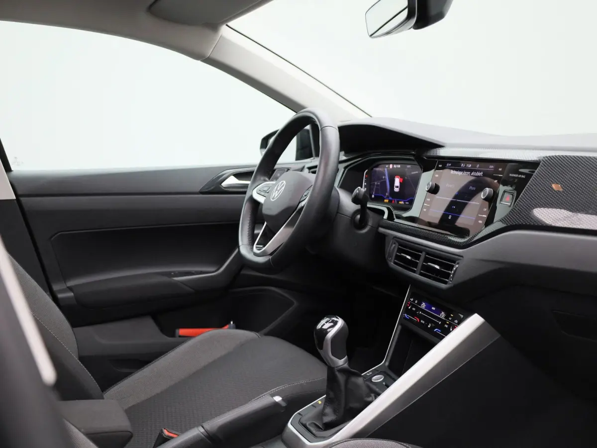 1.0 TSI Life Edition | Demo | Navigatie | Draadloze Apple Carplay | Panoramisch dak | Keyless | Adaptieve cruise control | Travel Assist | Parkeersensoren | Climate control | Stoelverwarming
