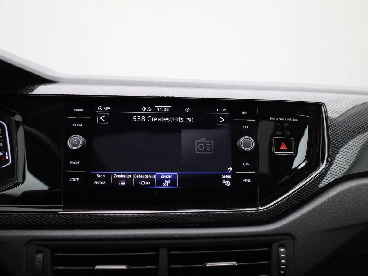 1.0 TSI Life Edition | Demo | Navigatie | Draadloze Apple Carplay | Panoramisch dak | Keyless | Adaptieve cruise control | Travel Assist | Parkeersensoren | Climate control | Stoelverwarming