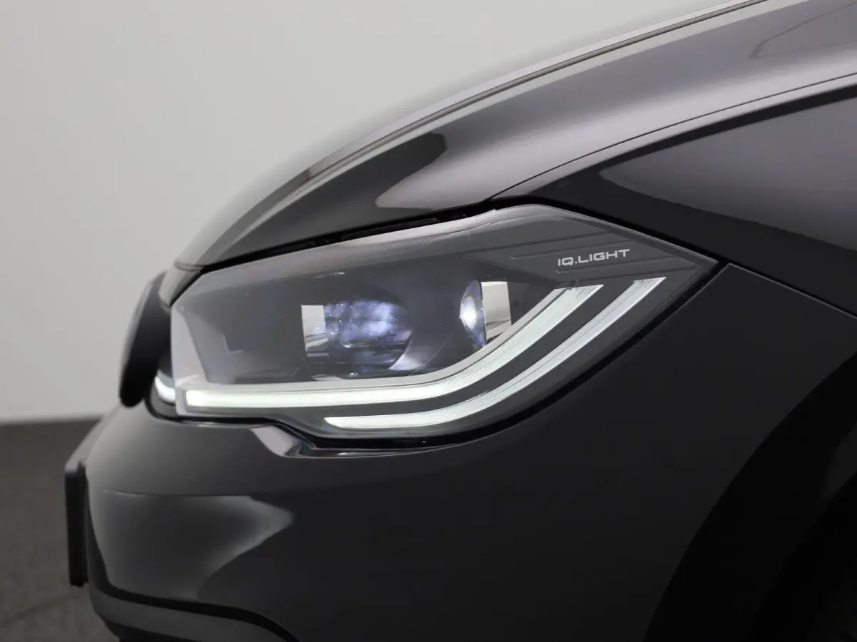 1.0 TSI Life Edition | Demo | Navigatie | Draadloze Apple Carplay | Panoramisch dak | Keyless | Adaptieve cruise control | Travel Assist | Parkeersensoren | Climate control | Stoelverwarming