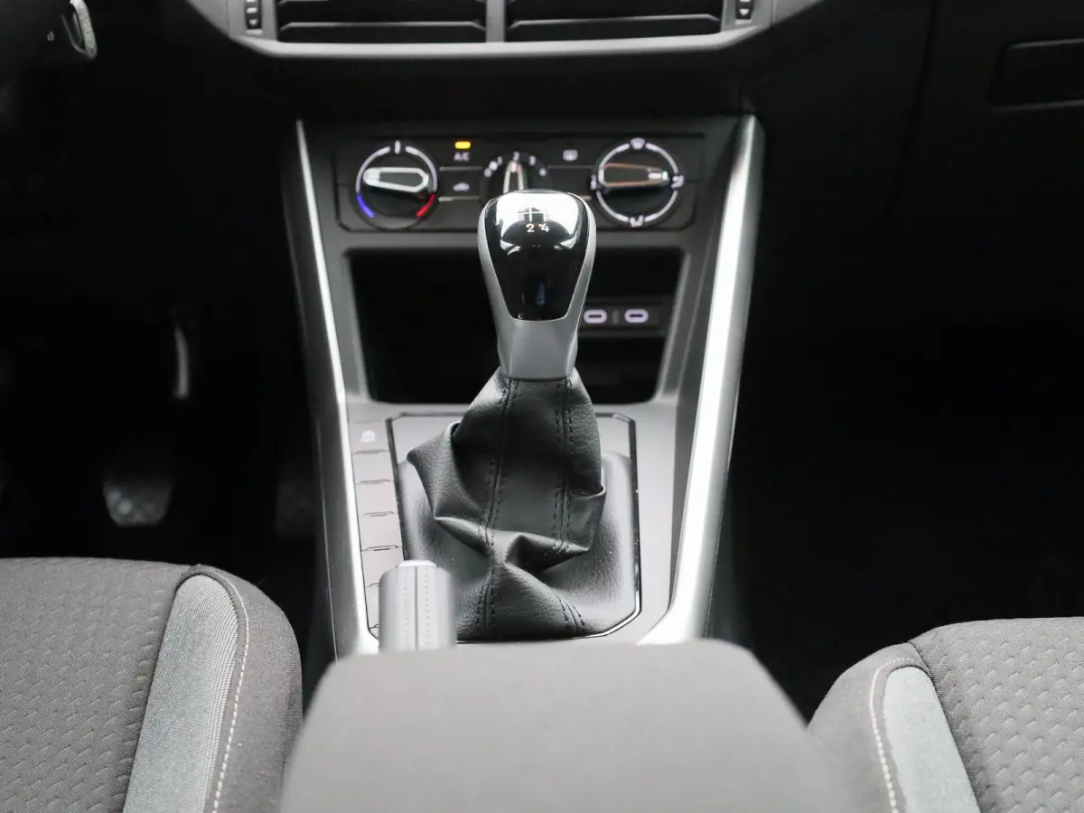 1.0 TSI Life Edition Demo | 95PK | Apple Carplay draadloos | Camera | Parkeersensoren achter | Android Auto draadloos | Ruiten getint | LED koplampen | Airco | Adaptive cruise control | DAB 