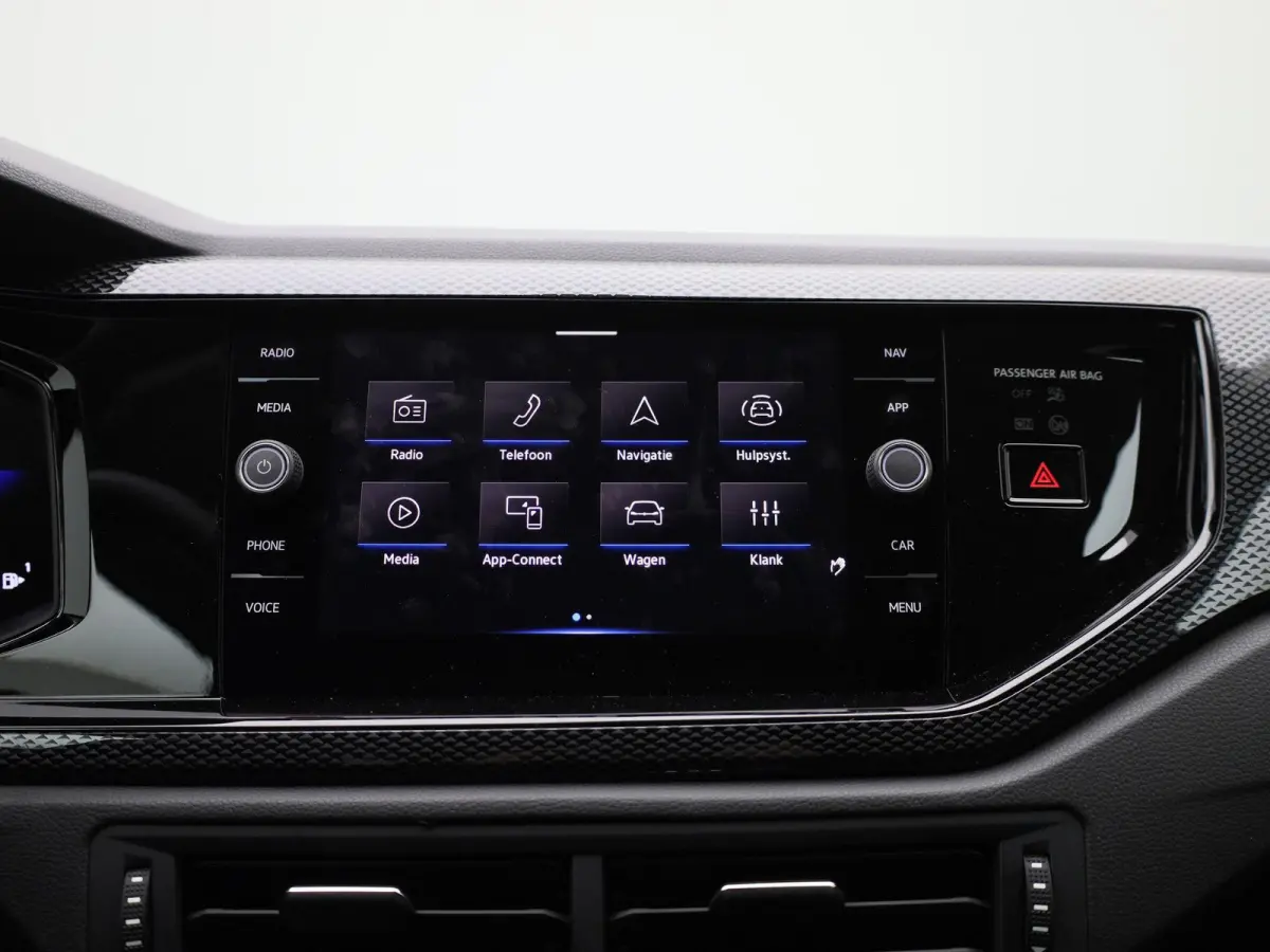 1.0 TSI Life Edition Demo | 95PK | Apple Carplay draadloos | Camera | Parkeersensoren achter | Android Auto draadloos | Ruiten getint | LED koplampen | Airco | Adaptive cruise control | DAB 