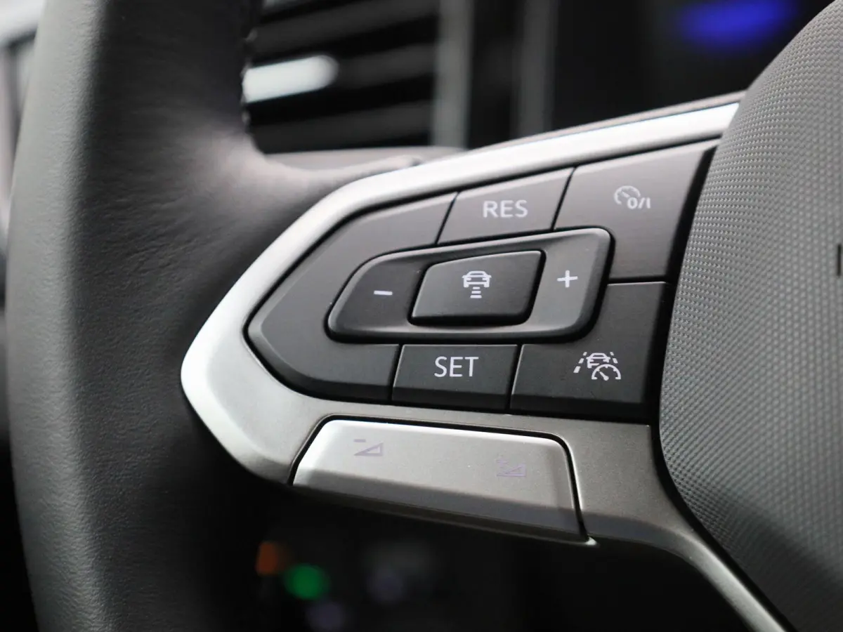 1.0 TSI Life Edition Demo | 95PK | Apple Carplay draadloos | Camera | Parkeersensoren achter | Android Auto draadloos | Ruiten getint | LED koplampen | Airco | Adaptive cruise control | DAB 