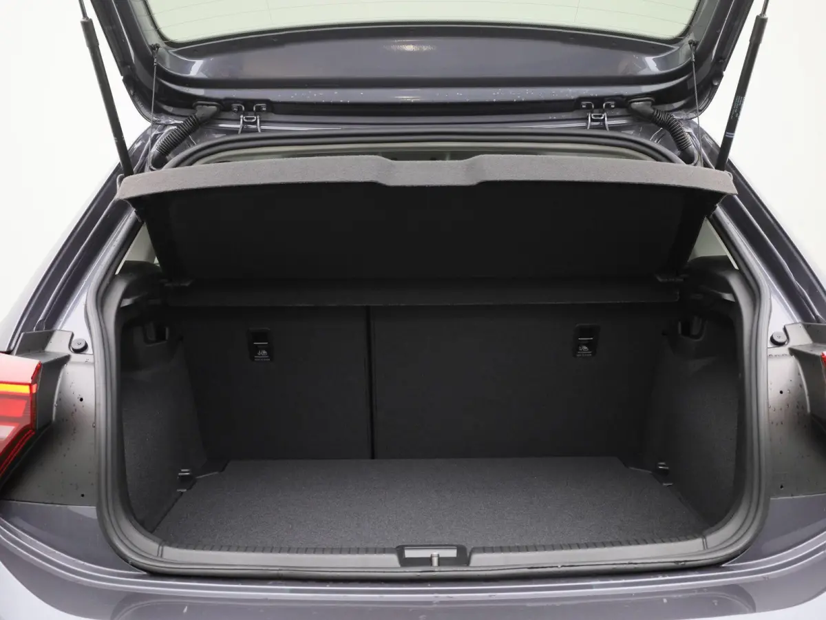 1.0 TSI Life Edition Demo | 95PK | Apple Carplay draadloos | Camera | Parkeersensoren achter | Android Auto draadloos | Ruiten getint | LED koplampen | Airco | Adaptive cruise control | DAB 
