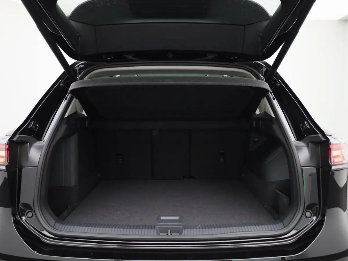 1.5 eHybrid Elegance | 204 PK | EM | Ergo Active Stoelen | Panorama Schuif/Kantel dak | Trekhaak | Parkeercamera | Stoel en Stuurwielverwarming | Achterbankverwarming