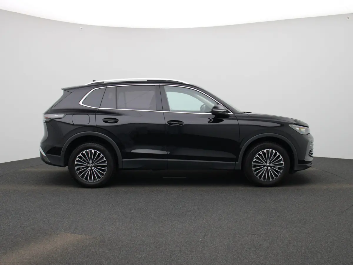 1.5 eHybrid Elegance | 204 PK | EM | Ergo Active Stoelen | Panorama Schuif/Kantel dak | Trekhaak | Parkeercamera | Stoel en Stuurwielverwarming | Achterbankverwarming