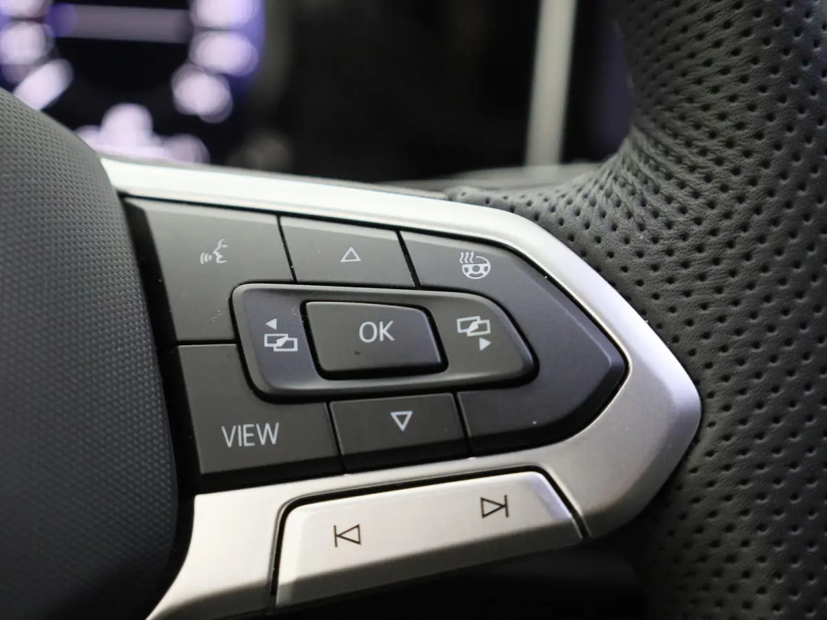 1.5 eTSI R-Line Edition | 116 PK | Demo | Automaat | Navigatie | Draadloze Apple Carplay | Adaptieve cruise control | Climate control | Stuur- en Stoelverwarming | Achteruitrij Camera | Park