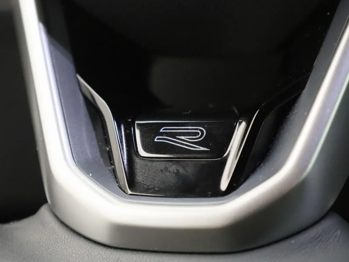 1.5 eTSI R-Line Edition | 116 PK | Demo | Automaat | Navigatie | Draadloze Apple Carplay | Adaptieve cruise control | Climate control | Stuur- en Stoelverwarming | Achteruitrij Camera | Park