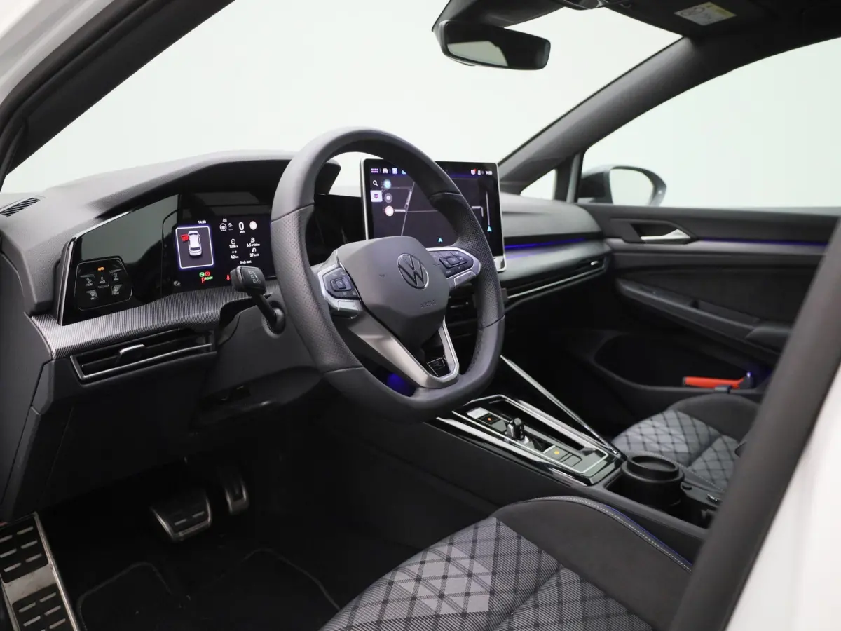 1.5 eTSI R-Line Edition | 116 PK | Demo | Automaat | Navigatie | Draadloze Apple Carplay | Adaptieve cruise control | Climate control | Stuur- en Stoelverwarming | Achteruitrij Camera | Park