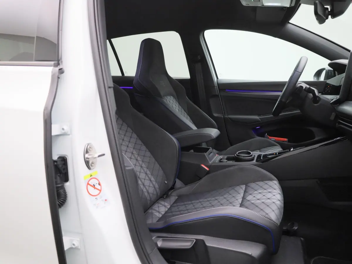 1.5 eTSI R-Line Edition | 116 PK | Demo | Automaat | Navigatie | Draadloze Apple Carplay | Adaptieve cruise control | Climate control | Stuur- en Stoelverwarming | Achteruitrij Camera | Park