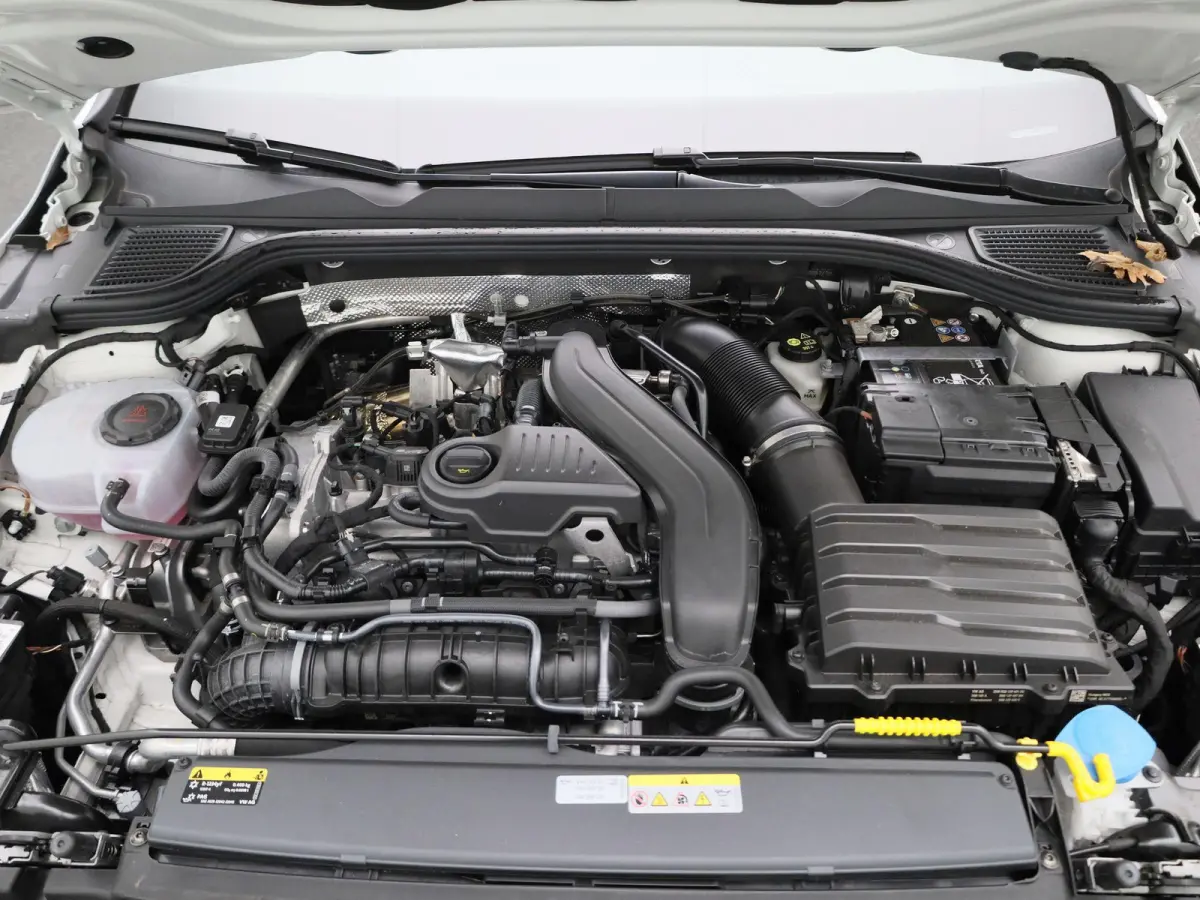 1.5 eTSI R-Line Edition | 116 PK | Demo | Automaat | Navigatie | Draadloze Apple Carplay | Adaptieve cruise control | Climate control | Stuur- en Stoelverwarming | Achteruitrij Camera | Park