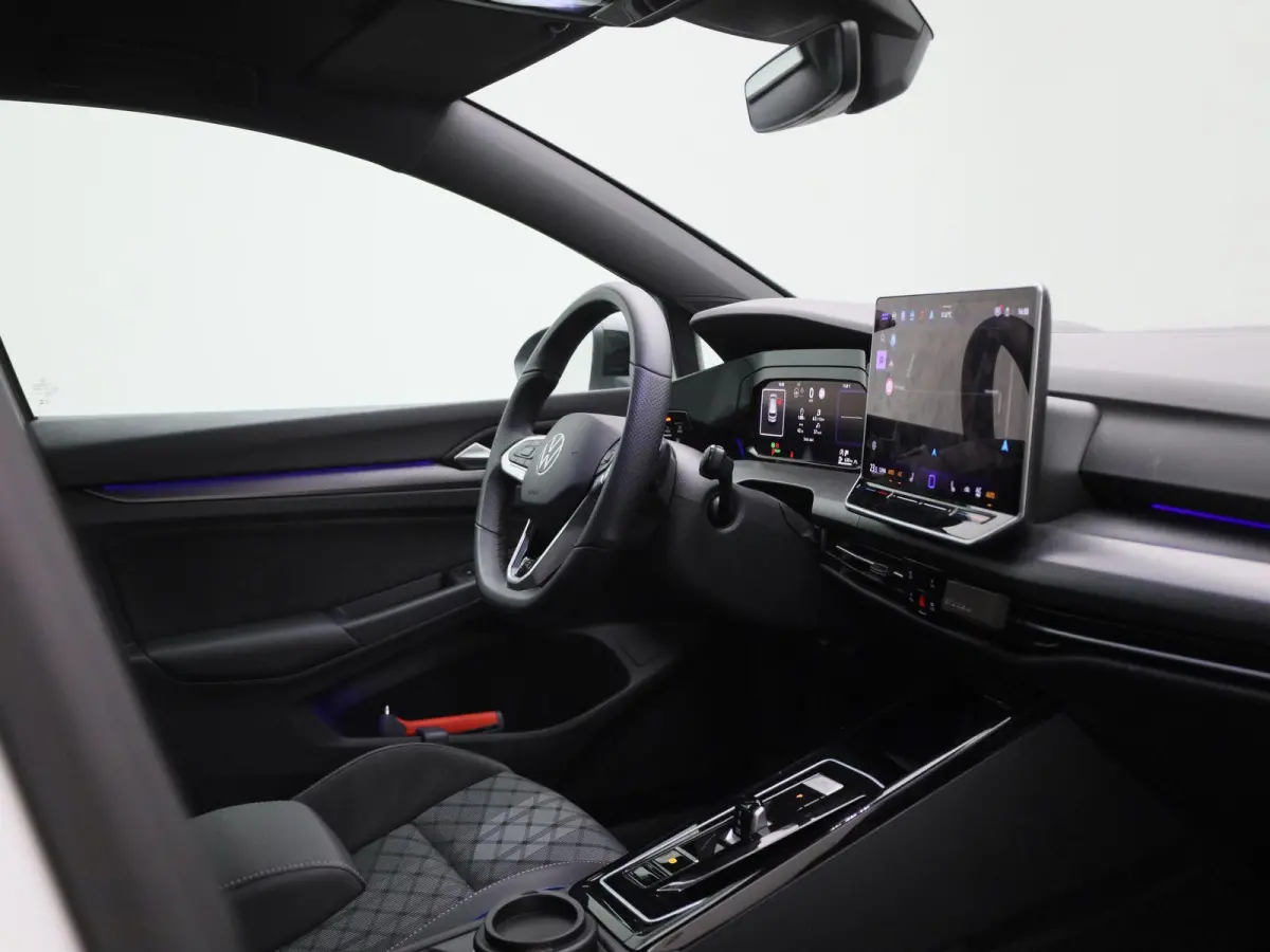 1.5 eTSI R-Line Edition | 116 PK | Demo | Automaat | Navigatie | Draadloze Apple Carplay | Adaptieve cruise control | Climate control | Stuur- en Stoelverwarming | Achteruitrij Camera | Park