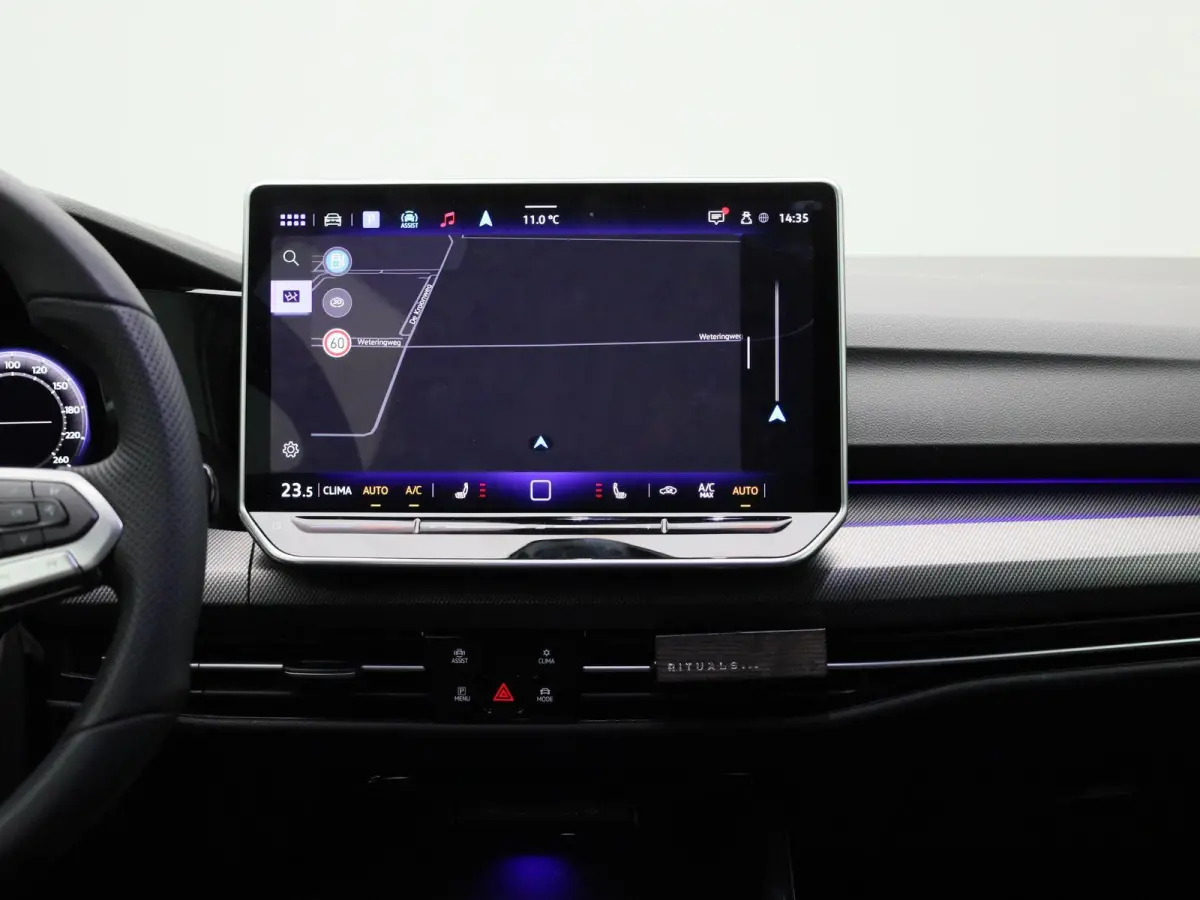 1.5 eTSI R-Line Edition | 116 PK | Demo | Automaat | Navigatie | Draadloze Apple Carplay | Adaptieve cruise control | Climate control | Stuur- en Stoelverwarming | Achteruitrij Camera | Park