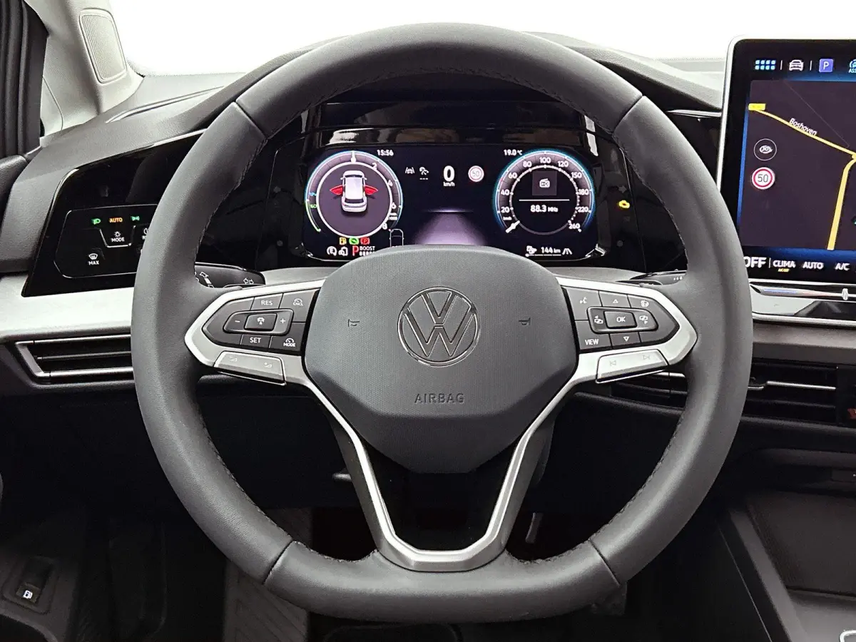 1.5 eHybrid Life Edition | Demo | 204 PK | Plug-IN | Navigatie | Stuur + Stoelverwarming | Keyless | Multimedia Pakket | Achteruitrijcamera | Getint glas | Adaptive cruise control | Lane Ass