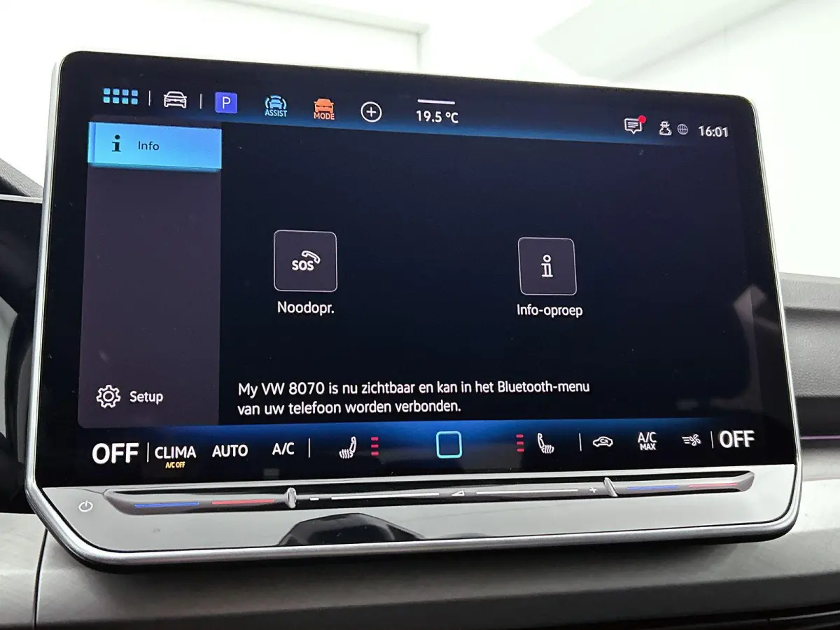 1.5 eHybrid Life Edition | Demo | 204 PK | Plug-IN | Navigatie | Stuur + Stoelverwarming | Keyless | Multimedia Pakket | Achteruitrijcamera | Getint glas | Adaptive cruise control | Lane Ass