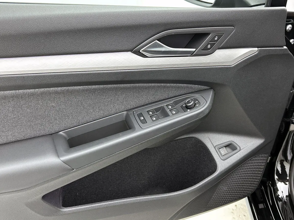 1.5 eHybrid Life Edition | Demo | 204 PK | Plug-IN | Navigatie | Stuur + Stoelverwarming | Keyless | Multimedia Pakket | Achteruitrijcamera | Getint glas | Adaptive cruise control | Lane Ass