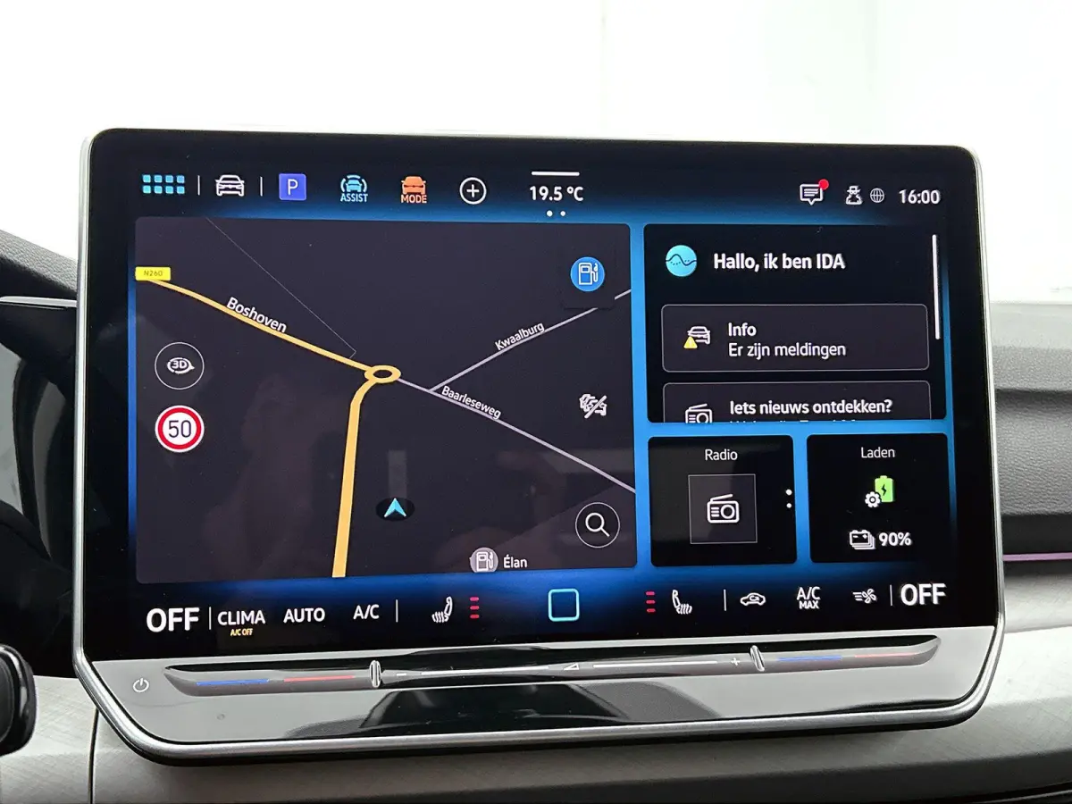1.5 eHybrid Life Edition | Demo | 204 PK | Plug-IN | Navigatie | Stuur + Stoelverwarming | Keyless | Multimedia Pakket | Achteruitrijcamera | Getint glas | Adaptive cruise control | Lane Ass