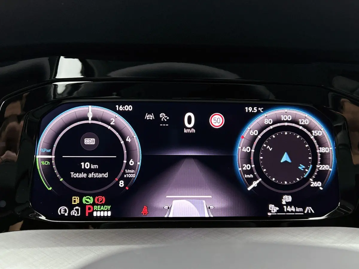1.5 eHybrid Life Edition | Demo | 204 PK | Plug-IN | Navigatie | Stuur + Stoelverwarming | Keyless | Multimedia Pakket | Achteruitrijcamera | Getint glas | Adaptive cruise control | Lane Ass