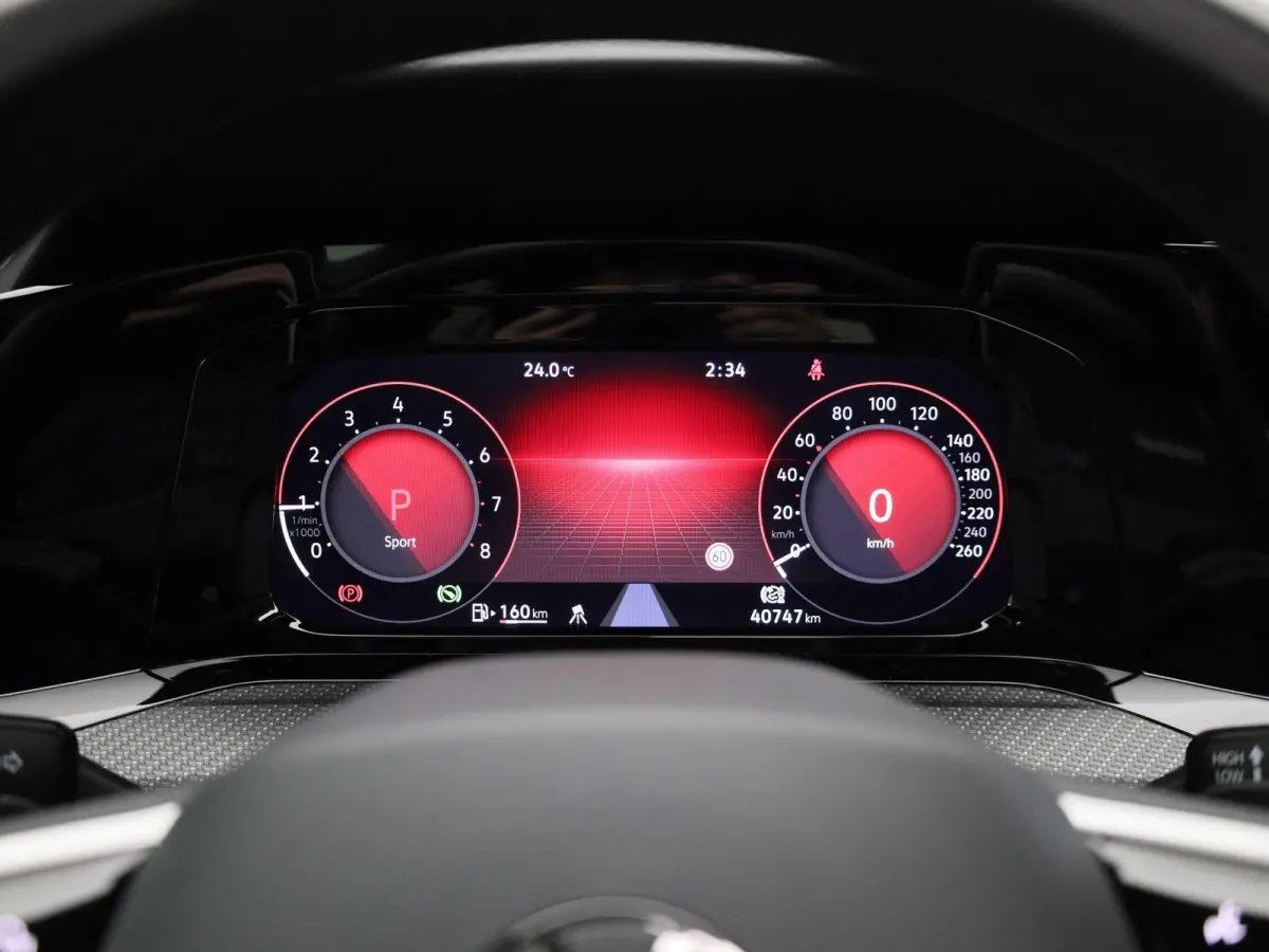 1.5 eTSI R-Line Business 150 PK | Automaat | Panoramisch Schuif - Kanteldak | Navigatie | Digital Cockpit pro | Keyless | Stoelverwarming | Ledachterlichten met dynamisch knipperlicht | Acht