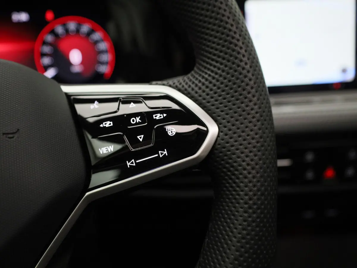 1.5 eTSI R-Line Business 150 PK | Automaat | Panoramisch Schuif - Kanteldak | Navigatie | Digital Cockpit pro | Keyless | Stoelverwarming | Ledachterlichten met dynamisch knipperlicht | Acht