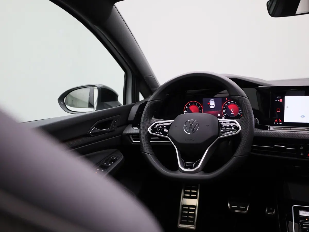 1.5 eTSI R-Line Business 150 PK | Automaat | Panoramisch Schuif - Kanteldak | Navigatie | Digital Cockpit pro | Keyless | Stoelverwarming | Ledachterlichten met dynamisch knipperlicht | Acht