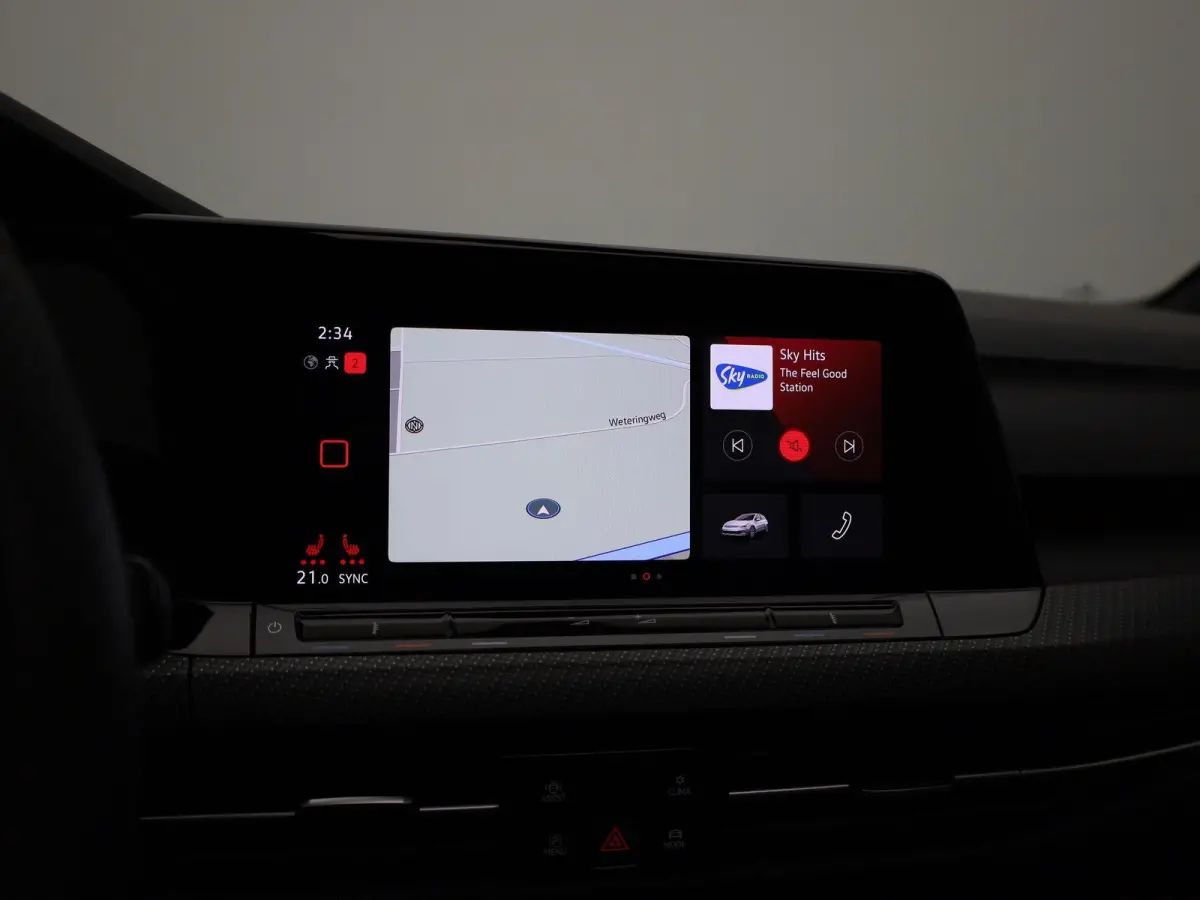 1.5 eTSI R-Line Business 150 PK | Automaat | Panoramisch Schuif - Kanteldak | Navigatie | Digital Cockpit pro | Keyless | Stoelverwarming | Ledachterlichten met dynamisch knipperlicht | Acht