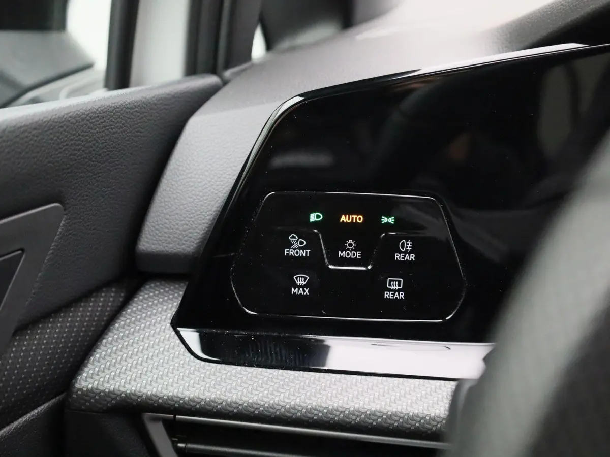 1.5 eTSI R-Line Business 150 PK | Automaat | Panoramisch Schuif - Kanteldak | Navigatie | Digital Cockpit pro | Keyless | Stoelverwarming | Ledachterlichten met dynamisch knipperlicht | Acht