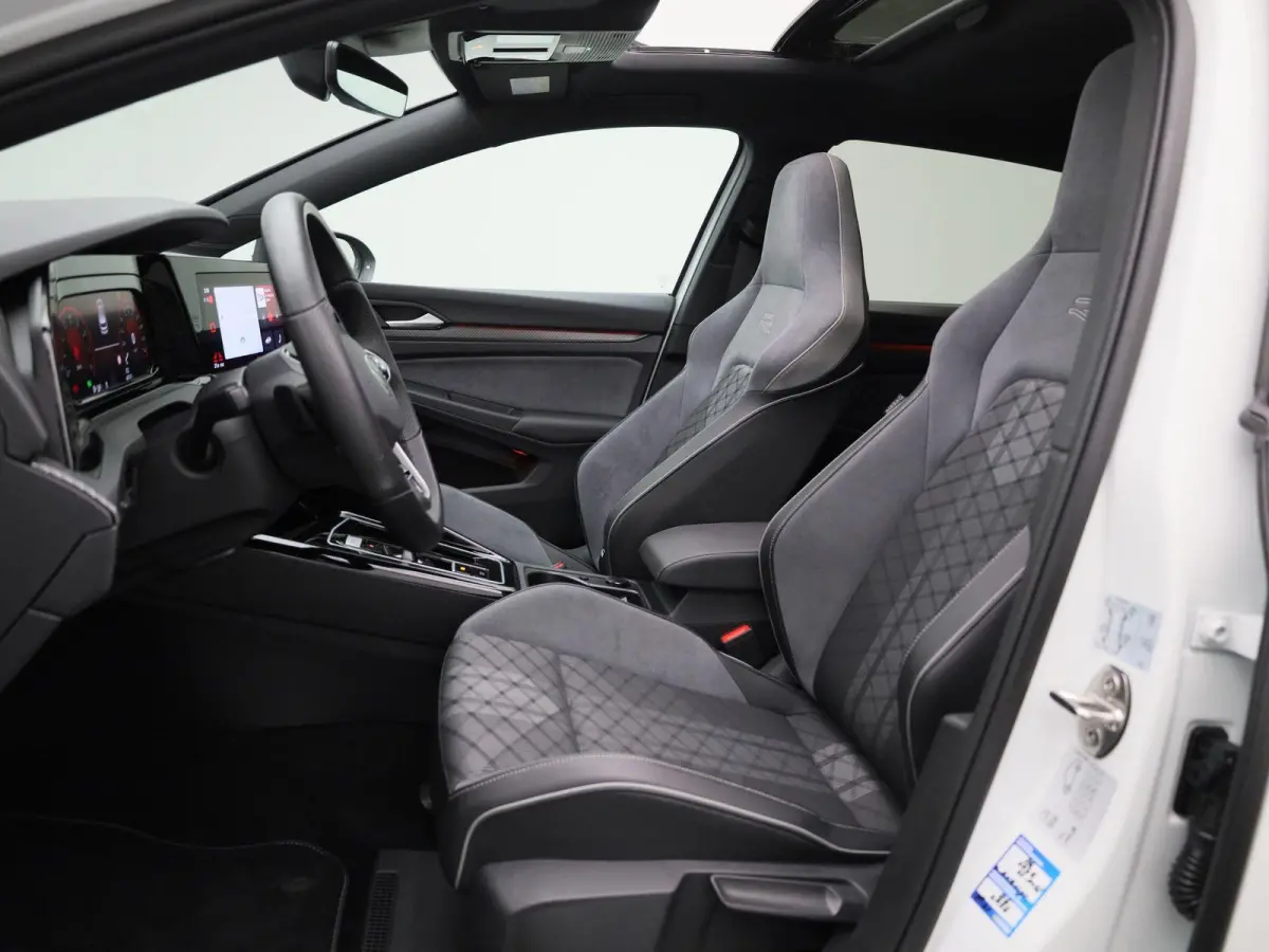 1.5 eTSI R-Line Business 150 PK | Automaat | Panoramisch Schuif - Kanteldak | Navigatie | Digital Cockpit pro | Keyless | Stoelverwarming | Ledachterlichten met dynamisch knipperlicht | Acht