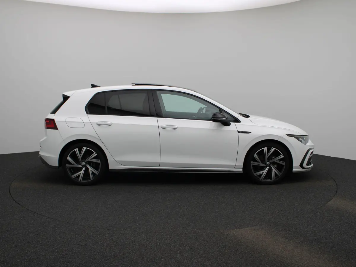 1.5 eTSI R-Line Business 150 PK | Automaat | Panoramisch Schuif - Kanteldak | Navigatie | Digital Cockpit pro | Keyless | Stoelverwarming | Ledachterlichten met dynamisch knipperlicht | Acht