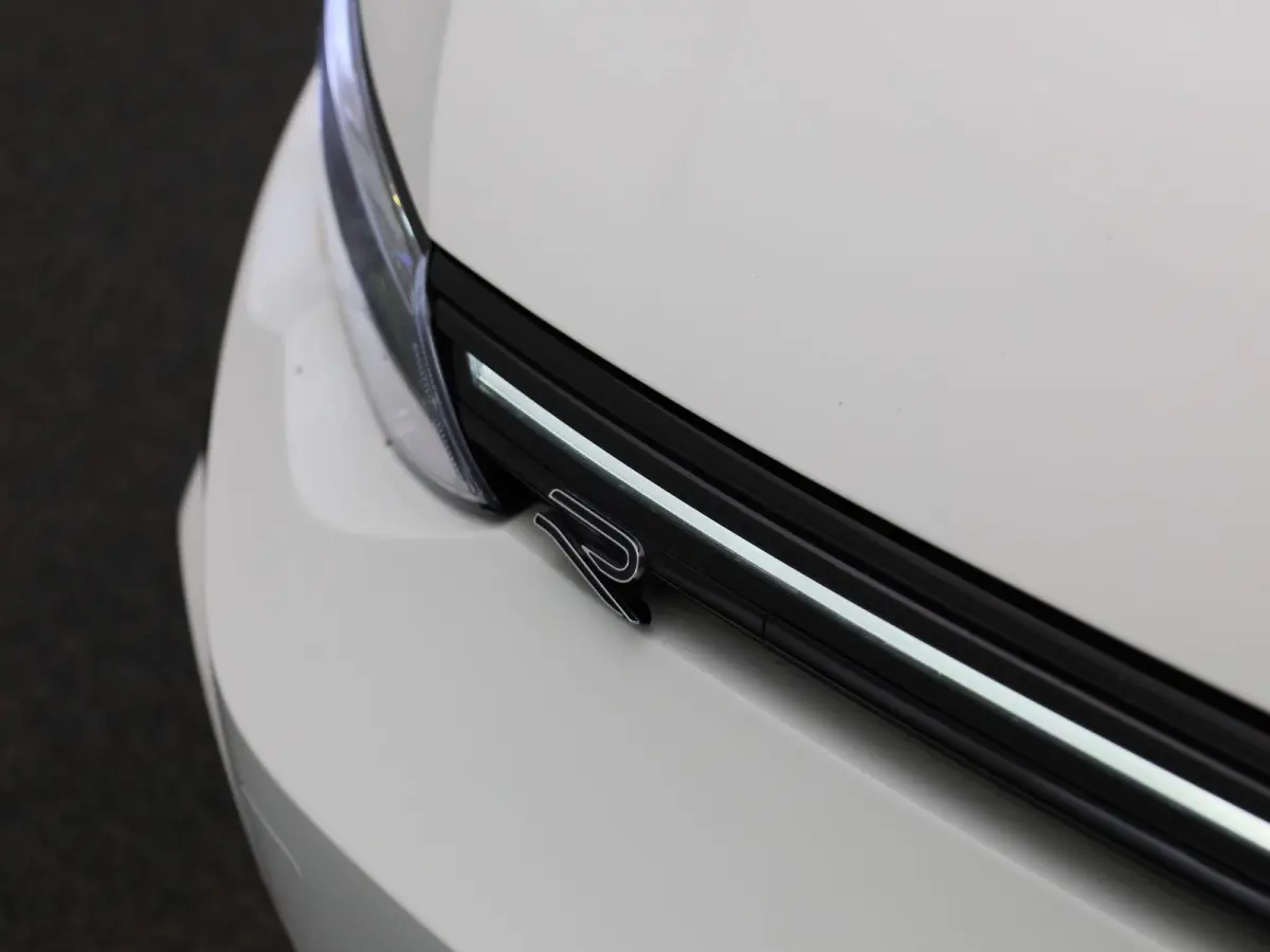 1.5 eTSI R-Line Business 150 PK | Automaat | Panoramisch Schuif - Kanteldak | Navigatie | Digital Cockpit pro | Keyless | Stoelverwarming | Ledachterlichten met dynamisch knipperlicht | Acht