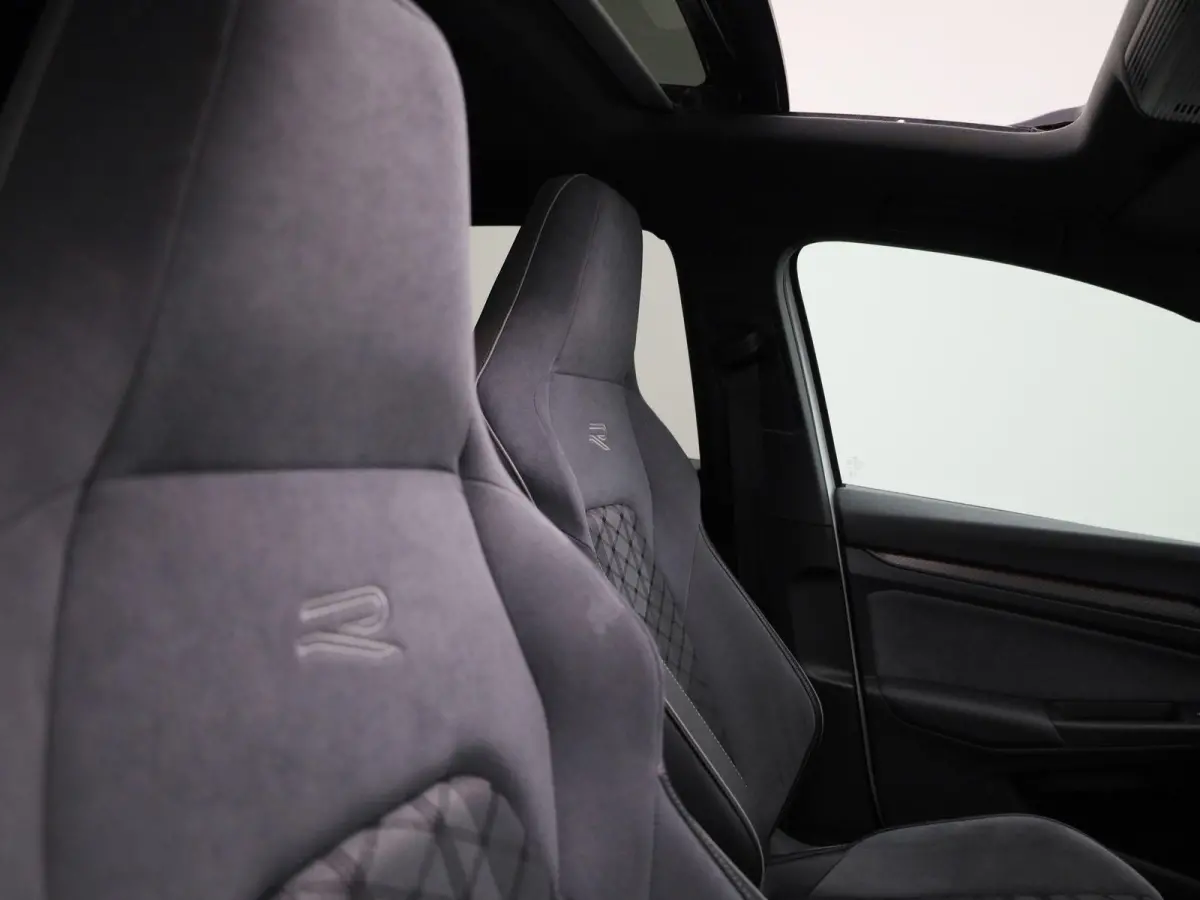1.5 eTSI R-Line Business 150 PK | Automaat | Panoramisch Schuif - Kanteldak | Navigatie | Digital Cockpit pro | Keyless | Stoelverwarming | Ledachterlichten met dynamisch knipperlicht | Acht