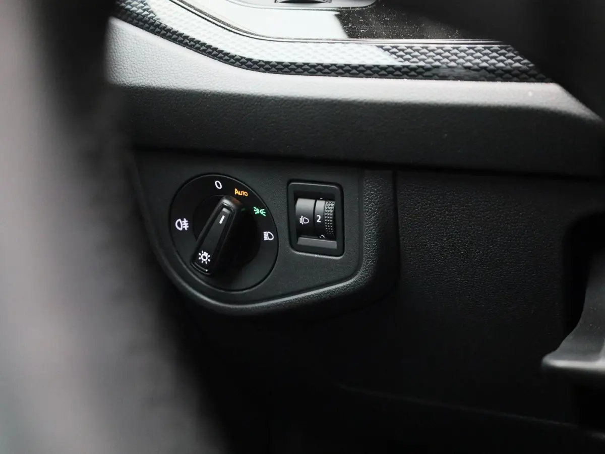 1.0 TSI Life Edition | EM | Automaat | Navigatie | Carplay | Climatronic (Automatische Airco) | Digital Cockpit | Parkeercamera