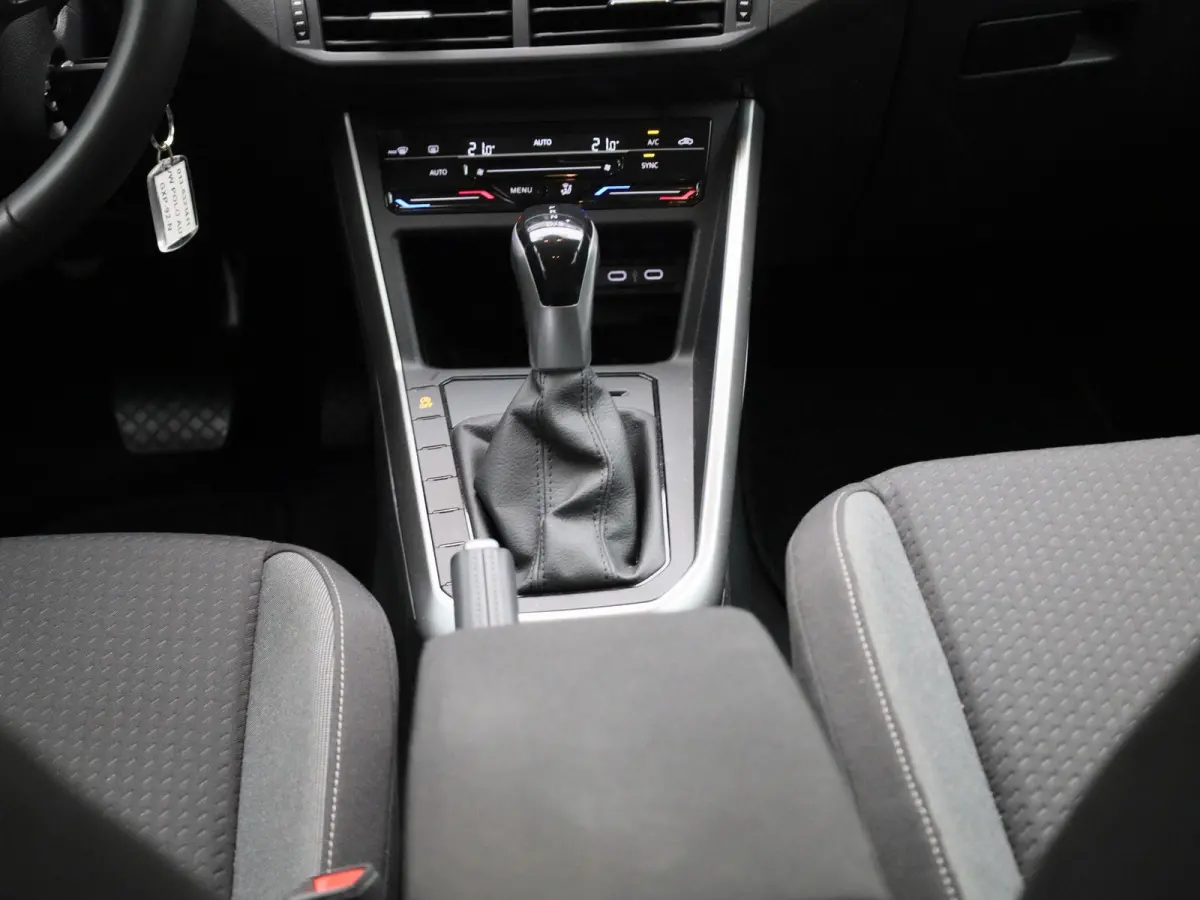 1.0 TSI Life Edition | EM | Automaat | Navigatie | Carplay | Climatronic (Automatische Airco) | Digital Cockpit | Parkeercamera