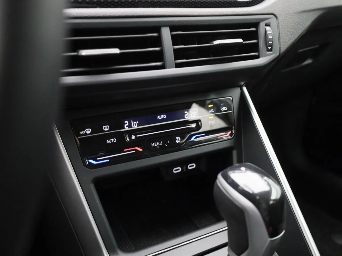 1.0 TSI Life Edition | EM | Automaat | Navigatie | Carplay | Climatronic (Automatische Airco) | Digital Cockpit | Parkeercamera