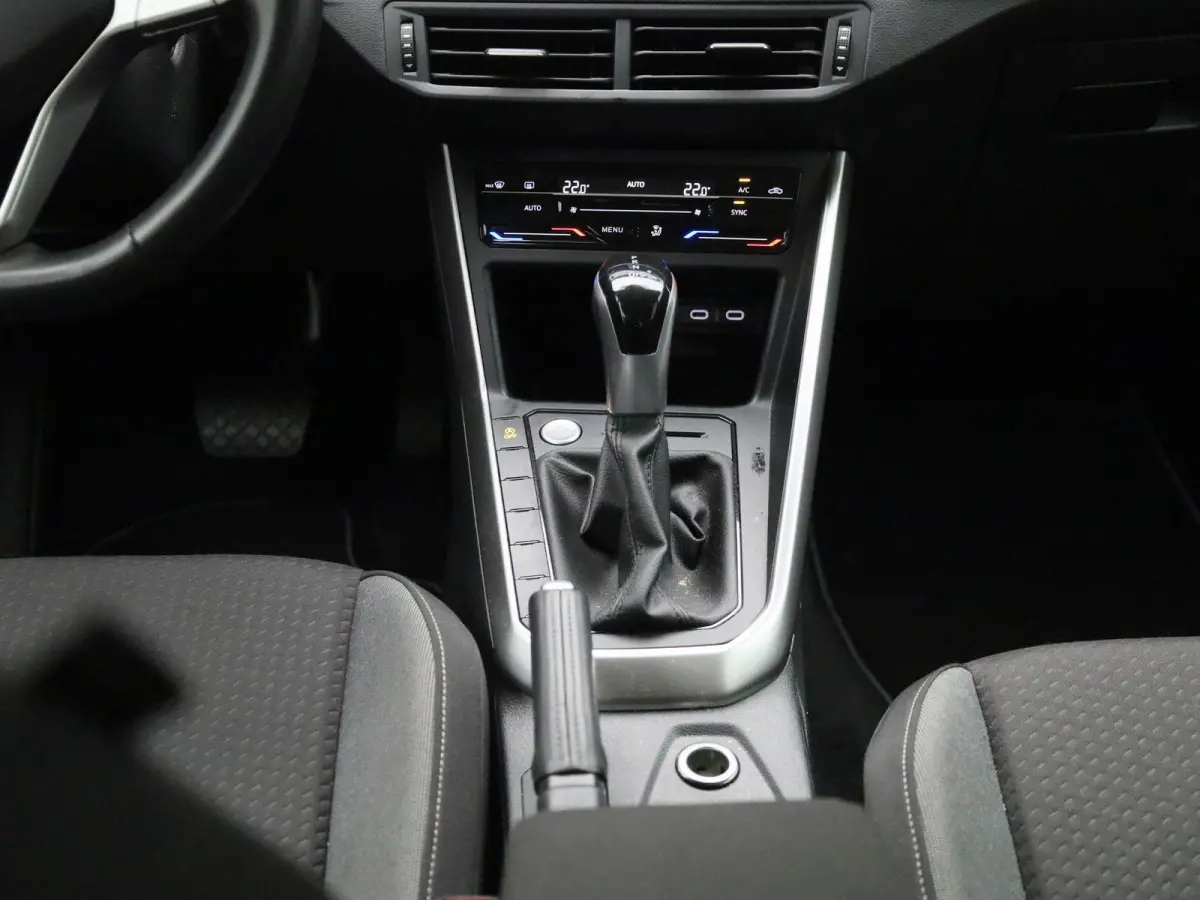 1.0 TSI Oranje Edition 115 PK | Automaat | EM | Digital Cockpit | Keyless | Navigatie | Parkeercamera
