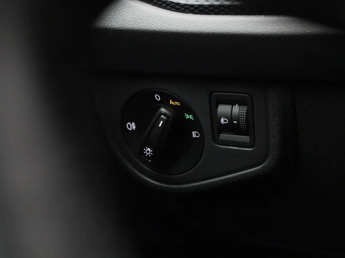 1.0 TSI Oranje Edition | EM | 115 PK | Automaat | Digital Cockpit | Keyless | Navigatie | Parkeercamera