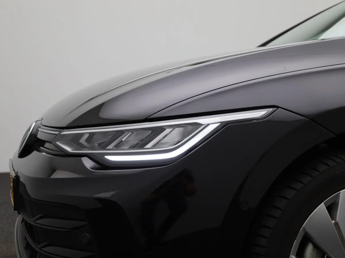 1.5 TSI Life Edition | 130 PK | EM | Digital Cockpit | Keyless Start | Elektrische Kofferbakklep |